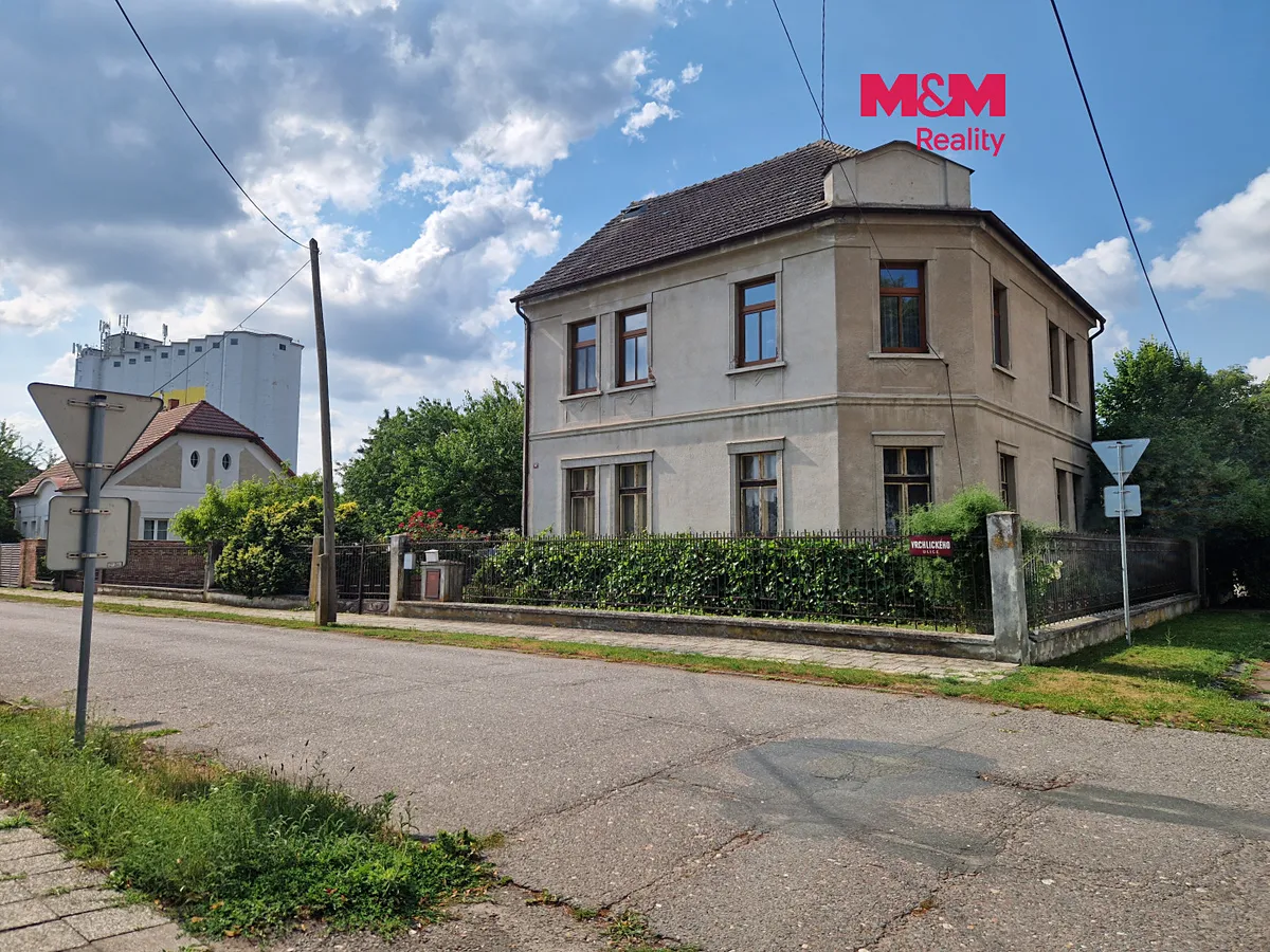 Prodej podílu 1/2 rodinného domu 100 m², pozemek 540 m²